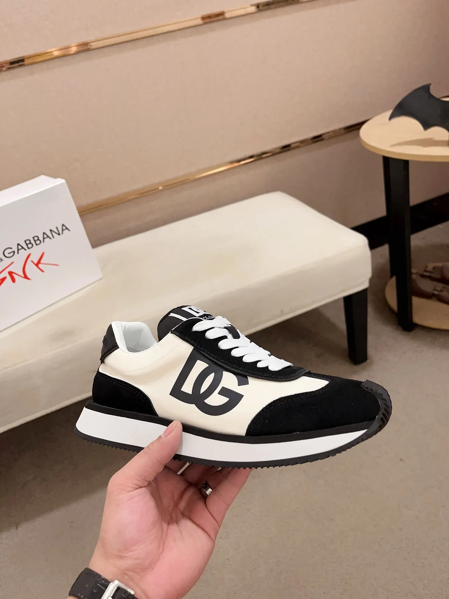 Factory price: 420💰Counter quality, [Proud] DG's latest casual, original quality men's shoes🤠Imported top layer💕Soft sheepskin lining [Proud] In terms of materials and workmanship, it beats all versions on the market💕Highest quality shipments Real photos🎬😇❤Fabrics and imported rubber materials highlight the unique charm of the brand😘The shoelaces are also original custom-made👻Classic lace-up shoes are very comfortable on the feet , code number 38-44 (45.46 can be customized)